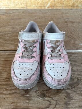 Nike Kids White and Pink Low-Top Velcro Sneakers